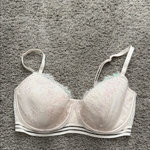 Victoria's Secret Cream Lace Bra